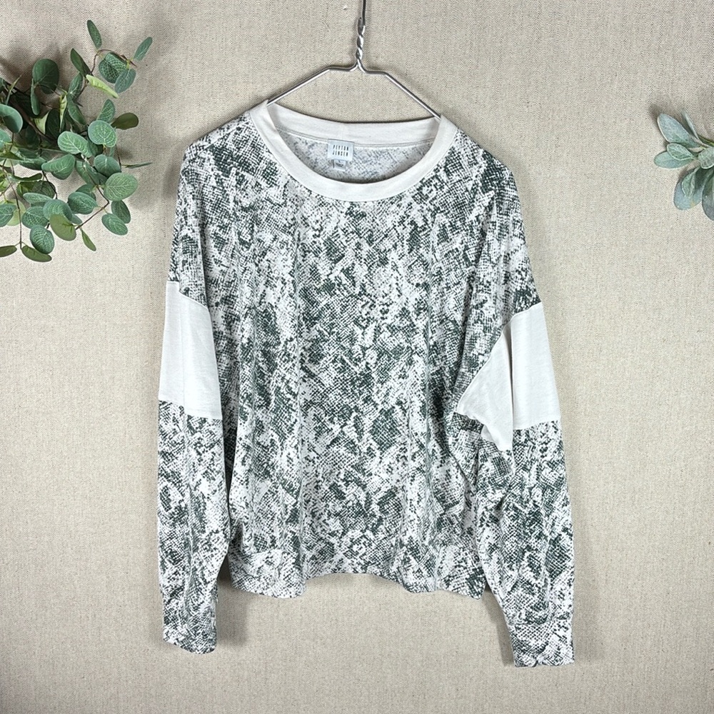 Peyton Jensen > Animal Print Crew Neck Sweatshirt Large